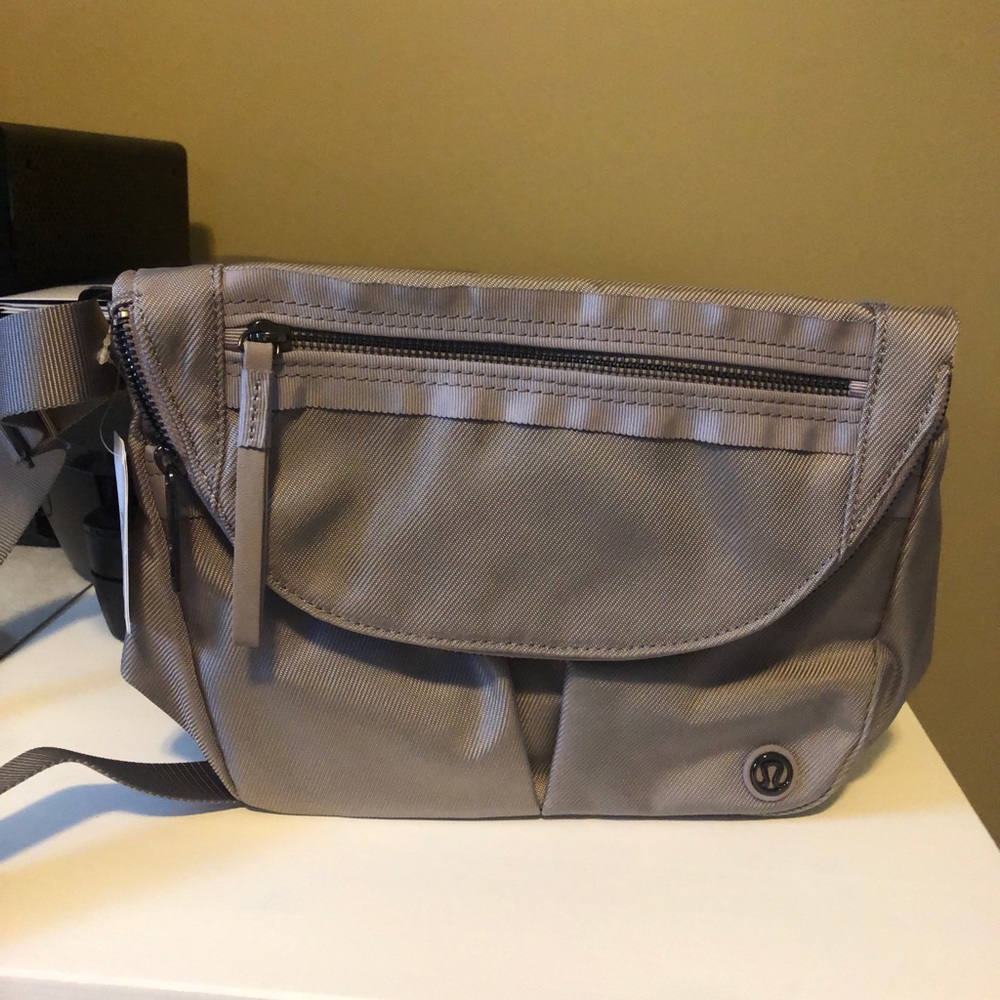 Lululemon cross body Festival Bag II